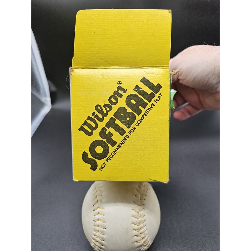 Vintage Wilson A9186 Playground Softball Official 12" Softball Activated‎ Center